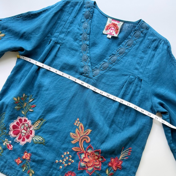 Johnny Was Messine V-Neck Top w/ Side Slits in Teal Floral Embroidered Linen S - Picture 13 of 15
